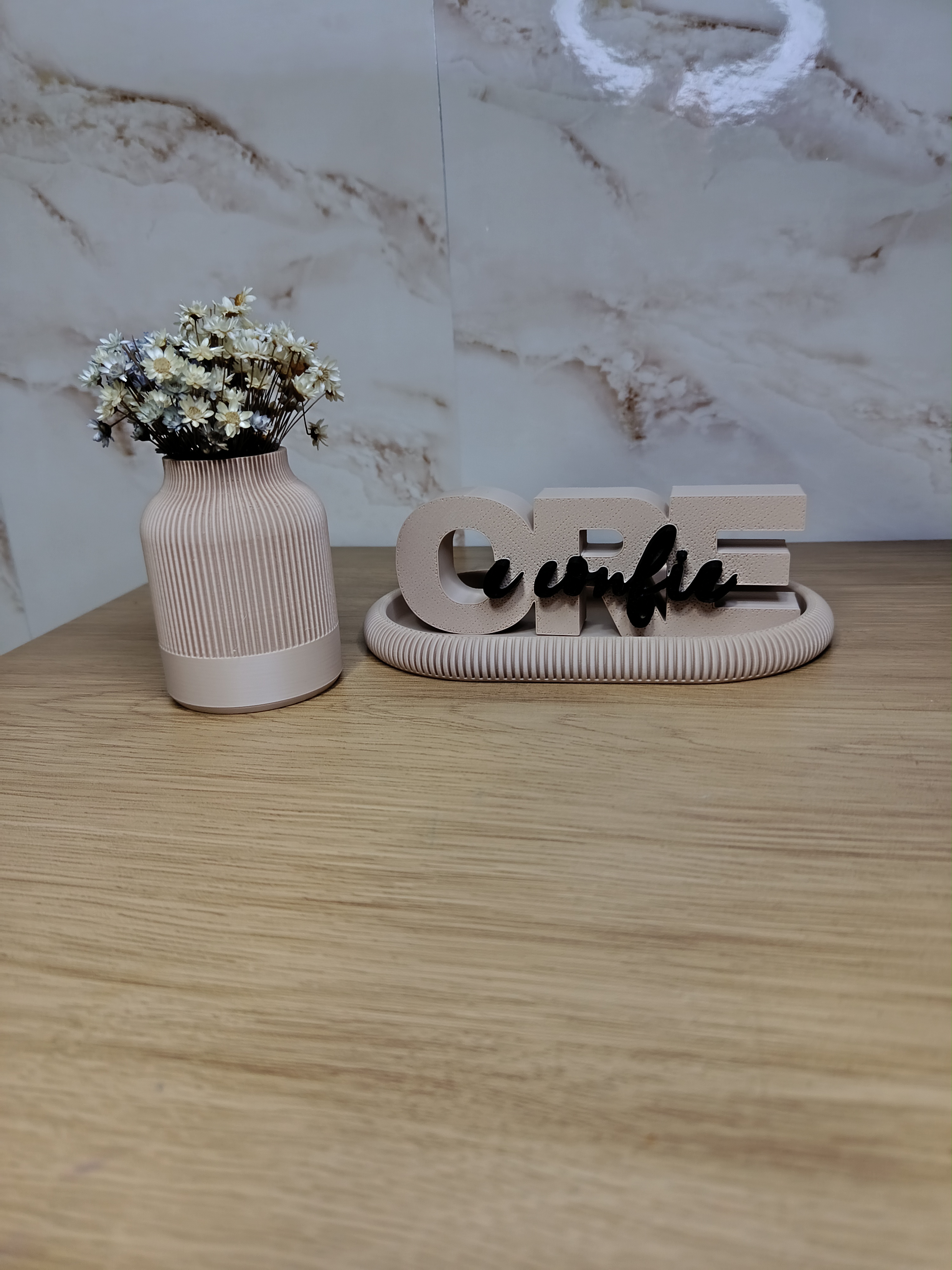 Kit Decorativo de Mesa - Vaso para Planta Artificial e Bandeja/Letreiro — peça impressa em 3D por Maker 3dfabX