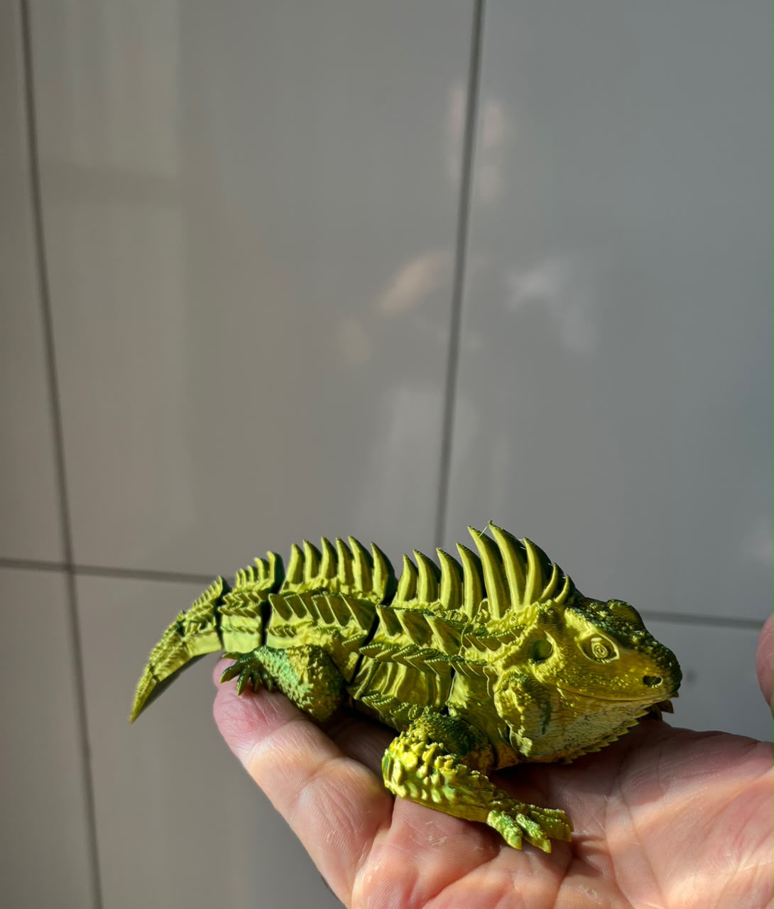 Iguana Realista Articulada Sensorial — peça impressa em 3D por Maker 3dfabX